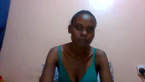 sweet_adora online show from 02/05/25, 06:46