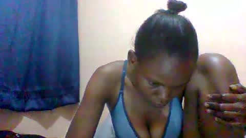sweet_adora online show from 02/07/25, 06:56