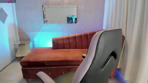 Snapshot of sweet_alice_m chatting on 01/25/25, 01:08 Alice online show from 01/25/25, 01:08