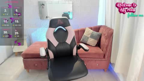 Snapshot of sweet_alice_m chatting on 02/13/25, 04:07 Alice online show from 02/13/25, 04:07