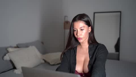 Snapshot of sweet_and_honest chatting on 10/28/25, 10:12 Dorothea online show from 10/28/25, 10:12