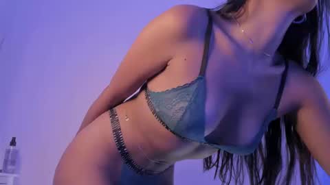 Snapshot of sweet_and_wild05 chatting on 09/23/25, 06:22 Julieta online show from 09/23/25, 06:22