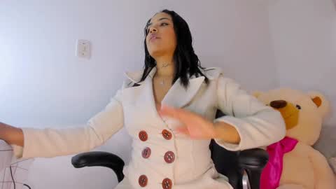 Stephanie online show from 12/10/24, 06:06