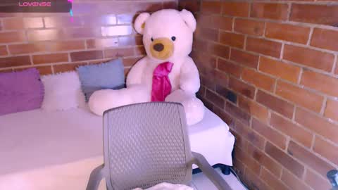 Stephanie online show from 09/26/25, 08:24