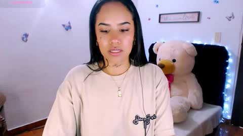 Stephanie online show from 12/18/25, 01:50