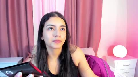 Aura  online show from 04/09/26, 07:30