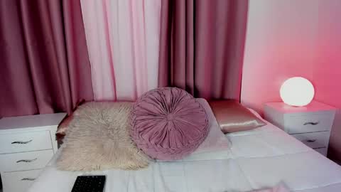 Aura  online show from 04/12/26, 08:25