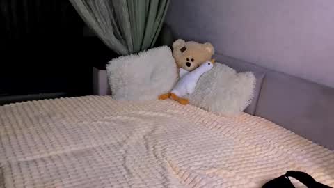 Alice online show from 12/18/25, 04:02