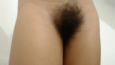 Snapshot of sweet_barbiiee chatting on 02/21/25, 03:43 Barbara online show from 02/21/25, 03:43