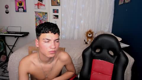 Snapshot of sweet_boys_xx chatting on 02/21/25, 10:39 CristianBrayan PVT OPEN online show from 02/21/25, 10:39