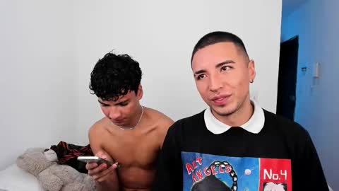 Snapshot of sweet_boys_xx chatting on 11/12/25, 12:27 CristianBrayan PVT OPEN online show from 11/12/25, 12:27