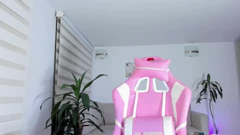 sweet_brunette88 online show from 03/11/25, 03:05