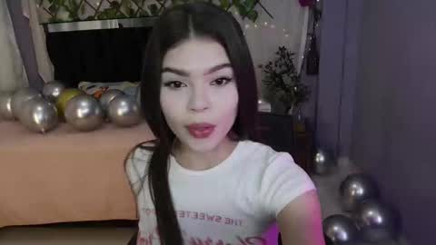 Snapshot of sweet_c4ndy chatting on 09/18/25, 04:09 Candy online show from 09/18/25, 04:09