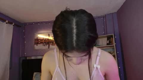 Snapshot of sweet_c4ndy chatting on 10/18/25, 03:13 Candy online show from 10/18/25, 03:13