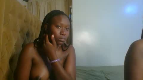 Snapshot of sweet_camila5 chatting on 10/25/25, 09:50 Camila online show from 10/25/25, 09:50