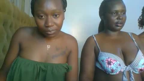 Snapshot of sweet_camila5 chatting on 10/28/25, 01:42 Camila online show from 10/28/25, 01:42