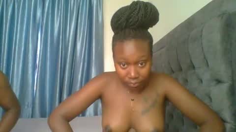 Snapshot of sweet_camila5 chatting on 11/06/25, 05:19 Camila online show from 11/06/25, 05:19