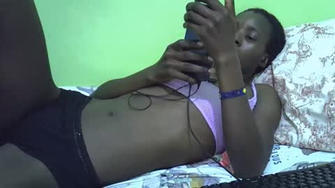 Snapshot of sweet_candie01 chatting on 09/17/25, 07:59 sweet_candie01 online show from 09/17/25, 07:59