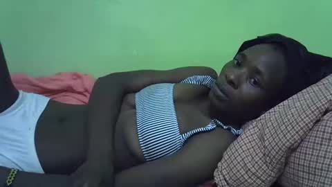 sweet_candie01 online show from 09/28/25, 02:00