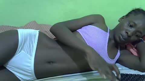 Snapshot of sweet_candie01 chatting on 12/14/25, 11:42 sweet_candie01 online show from 12/14/25, 11:42