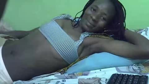 sweet_candie01 online show from 03/15/26, 07:03