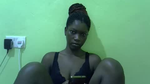 sweet_cherie1 online show from 04/25/26, 05:43