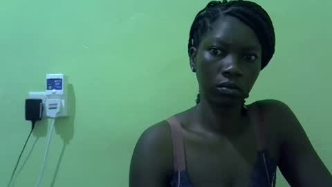 sweet_cherie1 online show from 05/17/26, 05:27