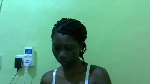 sweet_cherie1 online show from 05/19/26, 05:25