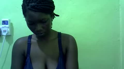 sweet_cherie1 online show from 05/26/26, 06:42