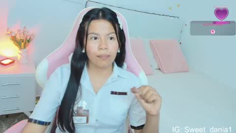 sweet_dania_ online show from 09/25/25, 05:44