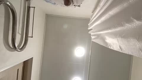 Snapshot of sweet_dreams88888 chatting on 02/12/25, 10:35 Samanta online show from 02/12/25, 10:35