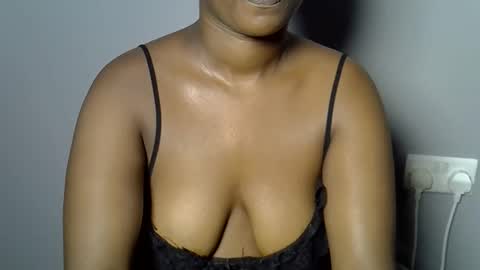 sweet_ebony001 online show from 03/26/26, 12:22
