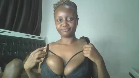 sweet_ella6 online show from 04/06/26, 09:27