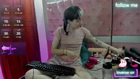  emmili  online show from 11/14/25, 12:15