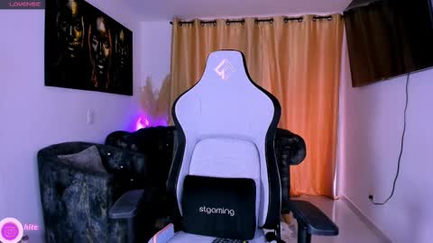 Snapshot of sweet_falon chatting on 10/04/25, 10:41 Sweet Fhalon online show from 10/04/25, 10:41