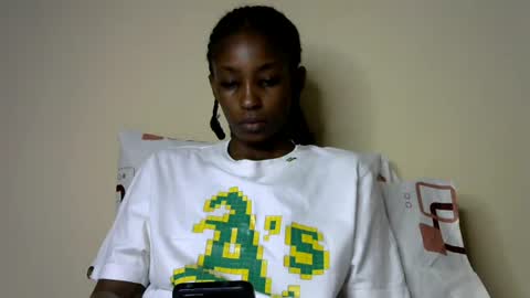 Snapshot of sweet_freaky chatting on 07/05/26, 12:12 sweet_freaky online show from 07/05/26, 12:12