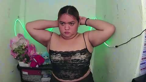 sweet_frex123 online show from 10/06/25, 06:22