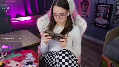 Alice online show from 11/28/25, 04:15