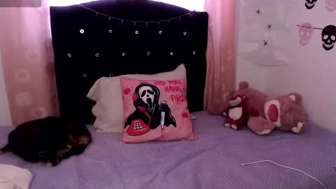 Snapshot of sweet_hannaah chatting on 10/27/25, 01:04 Hannah online show from 10/27/25, 01:04