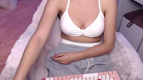 Snapshot of sweet_hannaah chatting on 07/07/26, 07:23 Hannah online show from 07/07/26, 07:23