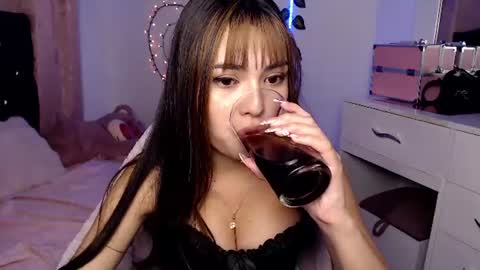 Snapshot of sweet_hannaah chatting on 07/14/26, 03:00 Hannah online show from 07/14/26, 03:00