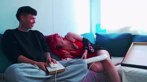 Snapshot of sweet_karma_ chatting on 02/01/25, 08:26 Help me to reach 100 thumps up online show from 02/01/25, 08:26