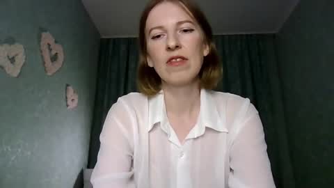 sweet_lilbunny online show from 09/28/25, 03:17