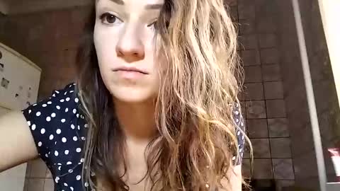 Anna online show from 02/09/25, 08:22