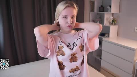 Lily online show from 04/29/26, 07:20