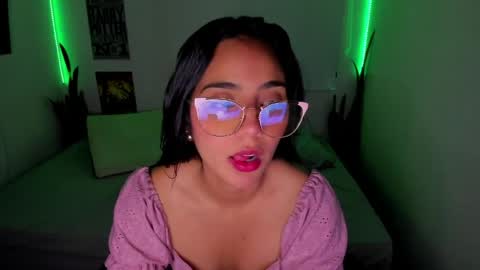 Snapshot of sweet_lina1 chatting on 05/05/26, 02:19 Lina online show from 05/05/26, 02:19