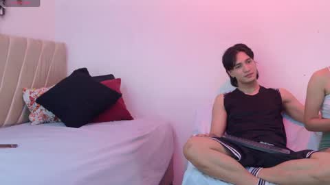 Snapshot of sweet_litle_ chatting on 05/11/26, 12:00 Mia online show from 05/11/26, 12:00