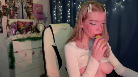 Melissa. Join me on Fansly link in social medias online show from 12/31/24, 09:39