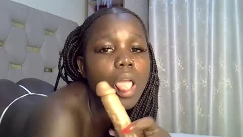 sweet_melodiyy online show from 03/27/26, 07:13