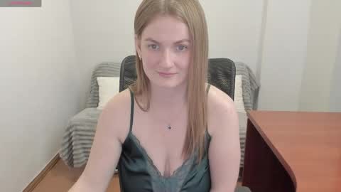 Mila online show from 04/28/26, 05:18